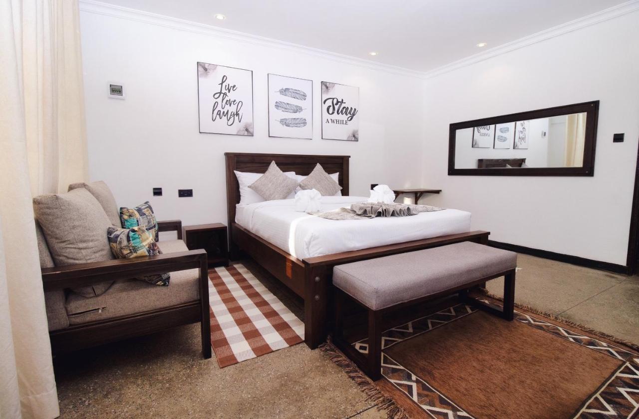 Arabel'S Place Riverside Villas Нанюки Екстериор снимка