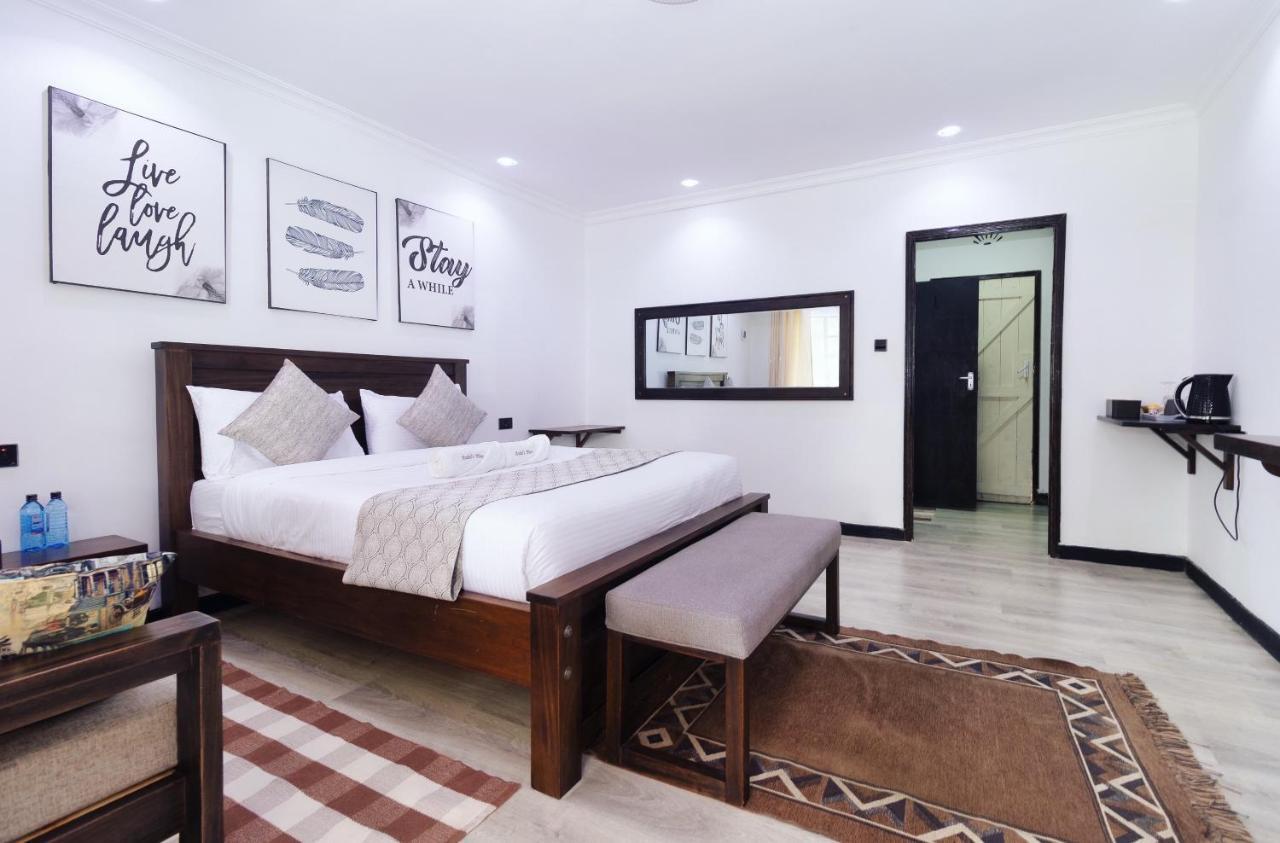 Arabel'S Place Riverside Villas Нанюки Екстериор снимка