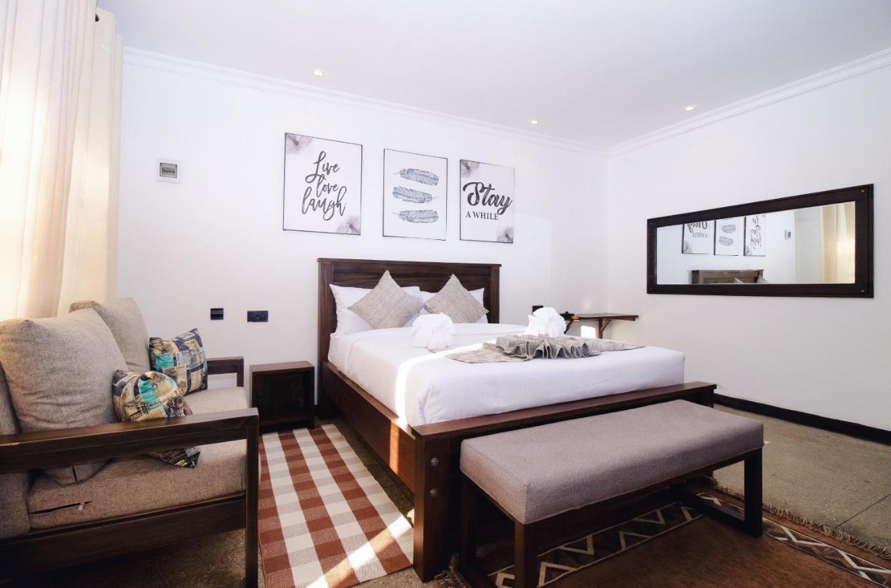 Arabel'S Place Riverside Villas Нанюки Екстериор снимка