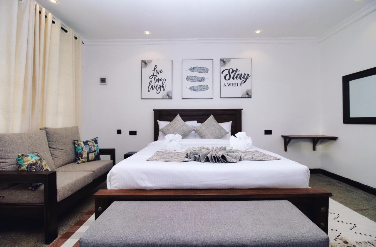 Arabel'S Place Riverside Villas Нанюки Екстериор снимка